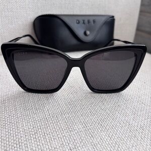 DIFF Eyewear Polarized Becky iii Sunglasses